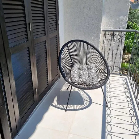 Appartement Paradiso Arx I *