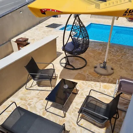 Apartment Paradiso Arx I Pula