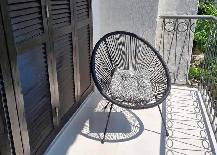 Apartman Paradiso Arx I *